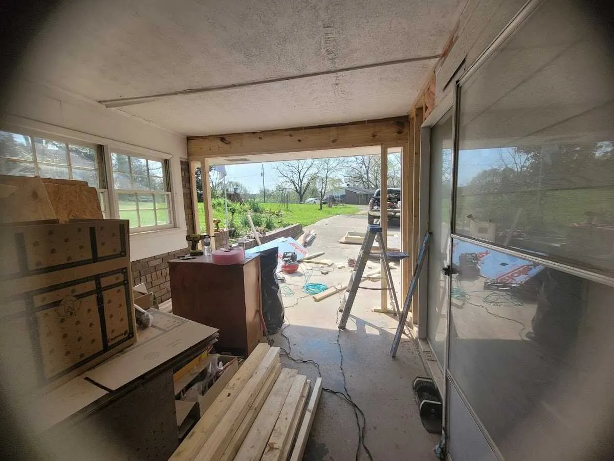 Air movers and dehumidifier for Water Mitigation Services in Palm River-Clair Mel